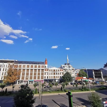 Central Apartment- Offers Free Parking And Wi-Fi Skopje Exterior photo